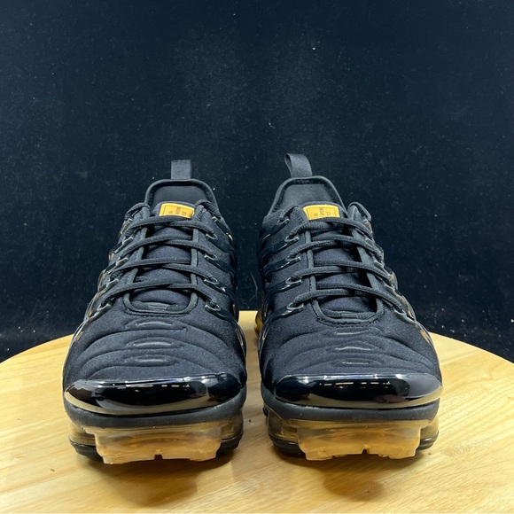 Nike Air VaporMax Plus Black Metallic Gold CW7299-001 Men's Size 9.5 - Picture 3 of 10